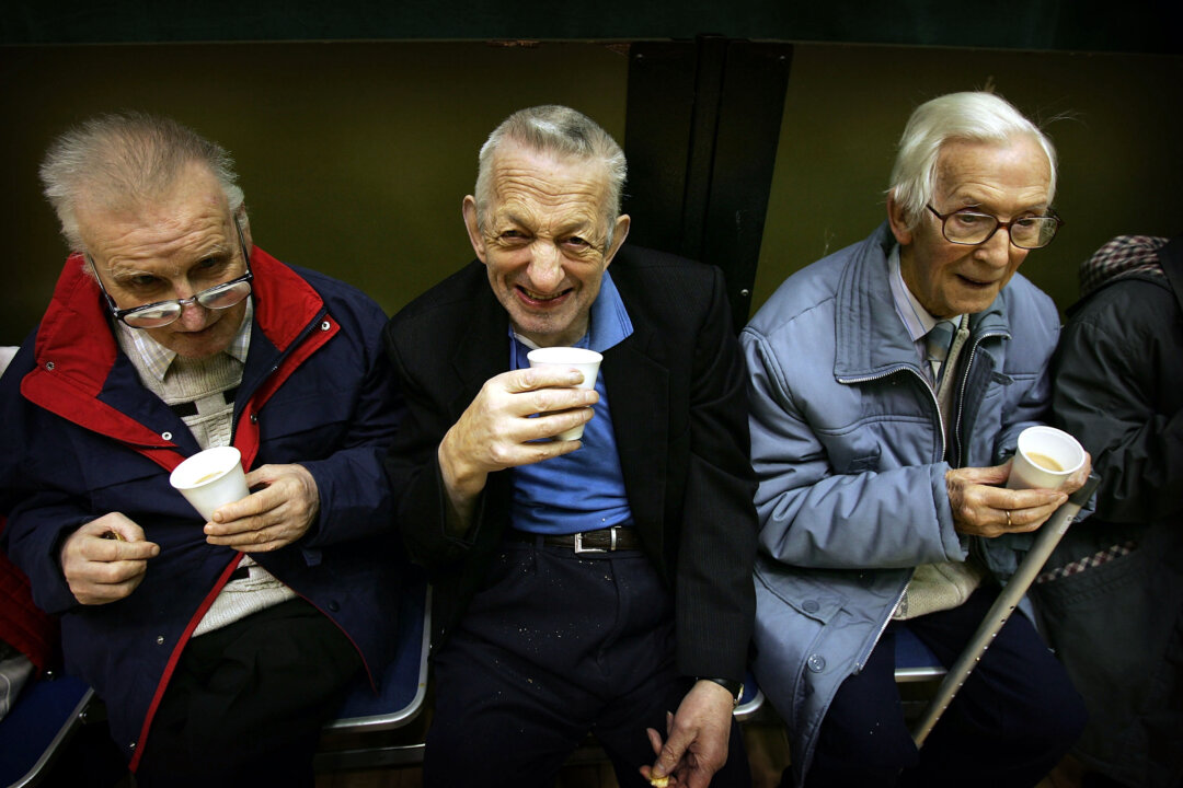 An Australian study has found an affordable alternative to music therapy for improving the standard of living for those with dementia. (Christopher Furlong/Getty Images)