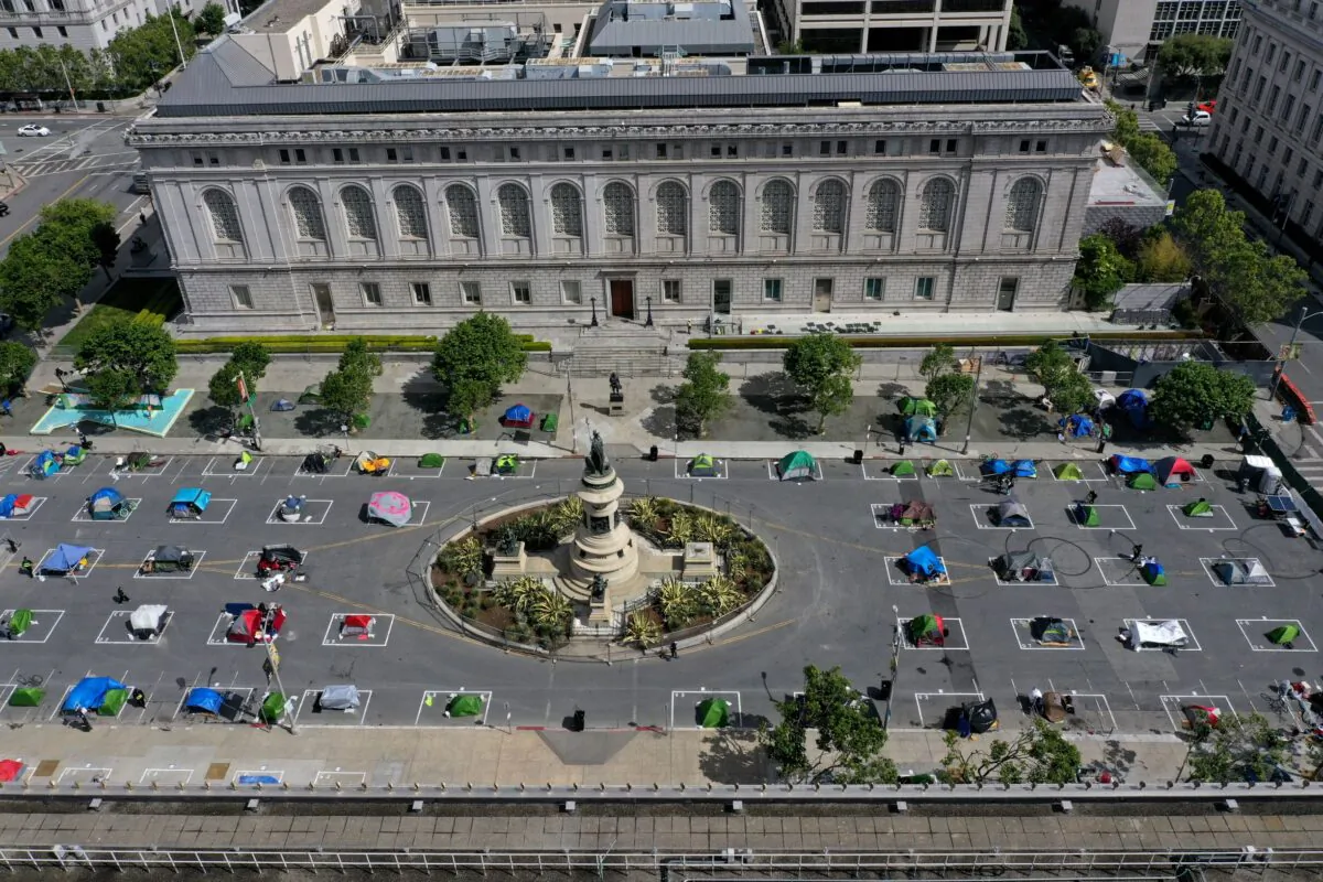 An aerial view of San Francisco's first temporary sanctioned tent encampment for the homeless, on May 18, 2020. (Justin Sullivan/Getty Images)