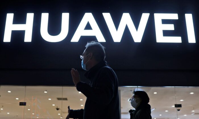 Chinas Huawei Says Sales Down 165 Percent Amid Us Sanctions The Epoch Times 