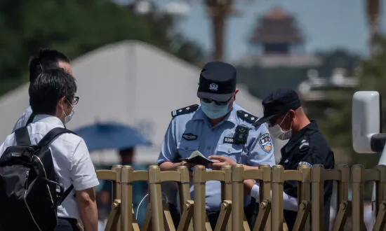 New Rule Allows Chinese Authorities to Check People’s Devices