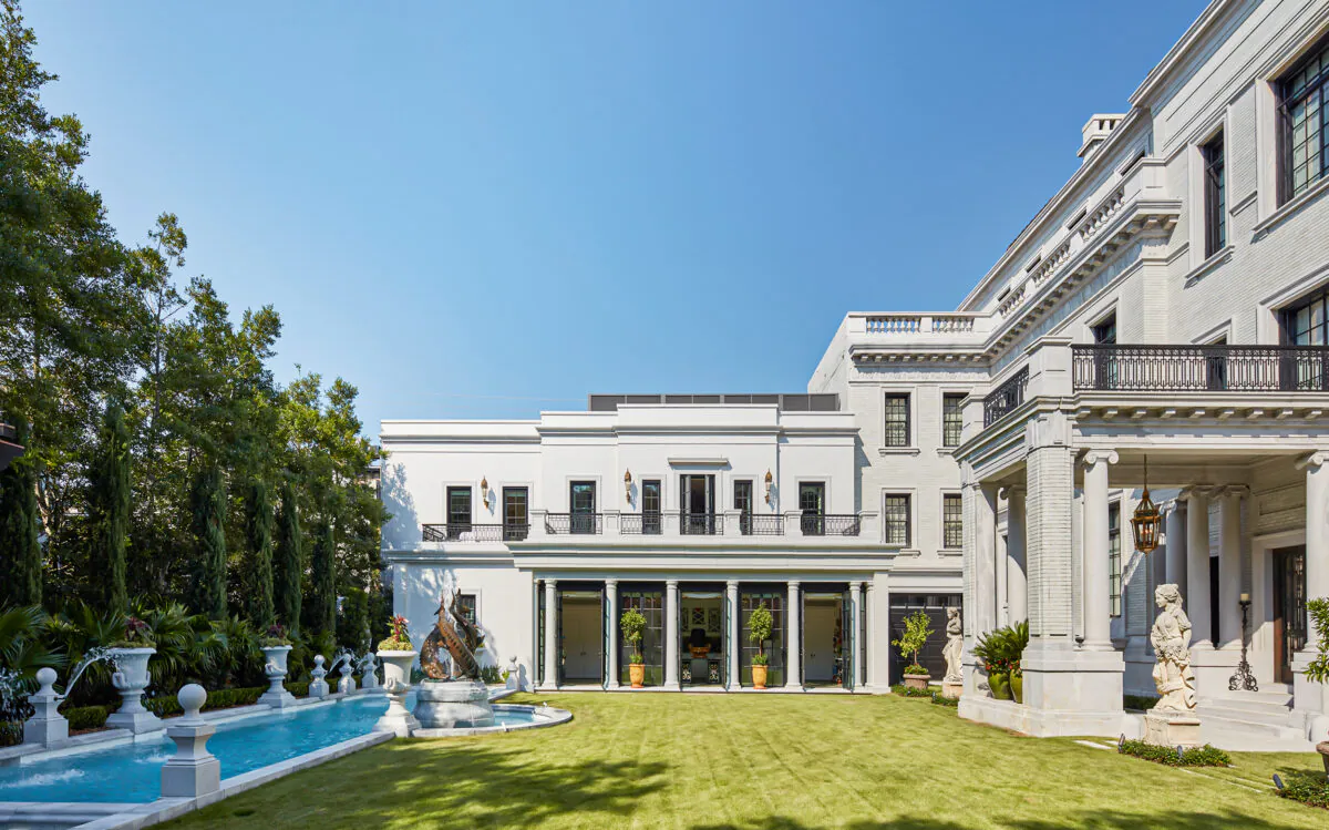 The courtyard of the Kessler-Armstrong mansion, an Italian Renaissance Revival home originally built in 1919 and restored in 2019. (Thomas Loof Photography)