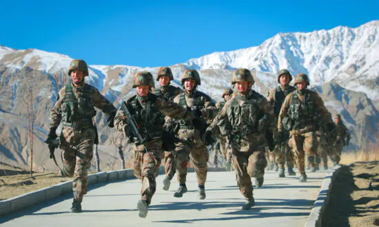 100 Chinese PLA Soldiers Encroach on Indian Territory, Destroy a Bridge