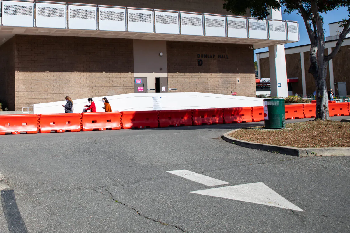An uncrowded line area at the Santa Ana College COVID-19 vaccination site on Feb. 17, 2021. (John Fredricks/The Epoch Times)