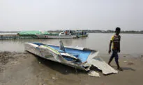 At Least 26 Die When Speedboat Overturns in Bangladesh River