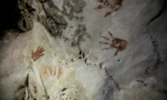 In Mexico, Ancient Maya Cave Reveals Mysterious Painted Hand Prints