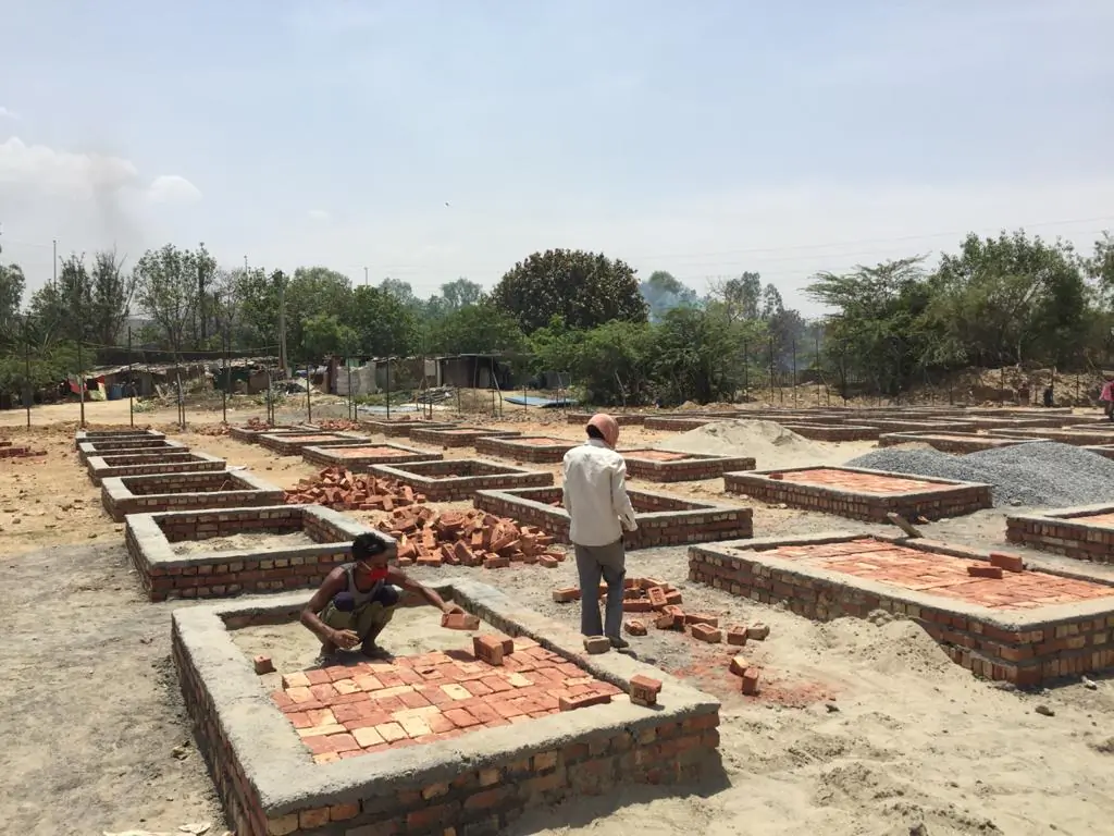 75 new cremation platforms under construction outside the premises of the Sarai Kale Khan crematorum in the outskirts of Delhi on May 4, 2021 (Venus Upadhayaya/The Epoch Times)