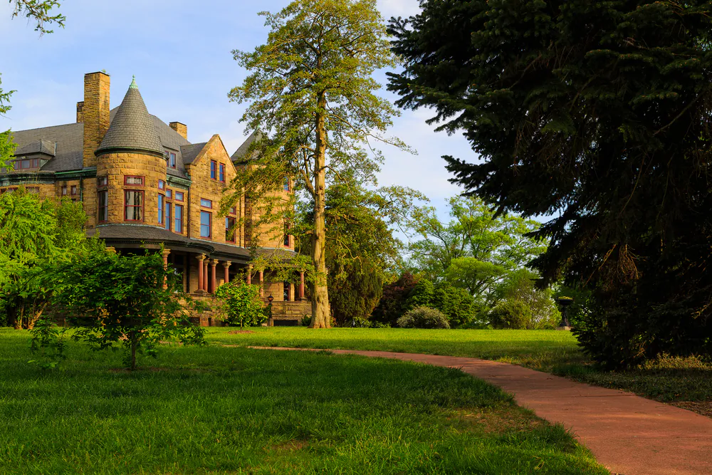 The Maymont Mansion, a historic house museum. (Carol Bell/Shutterstock)