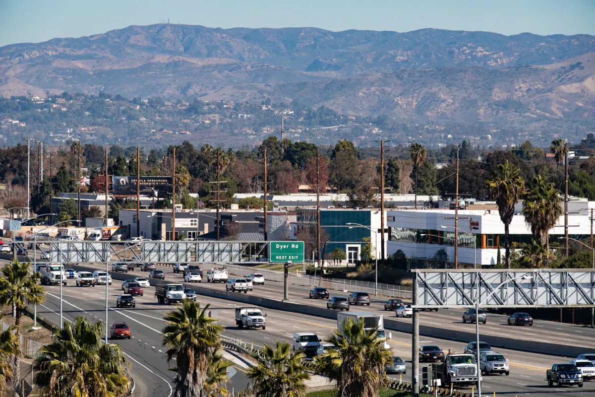 The 55 Freeway, seen from Santa Ana, Calif., on Jan. 11, 2021. (John Fredricks/The Epoch Times)