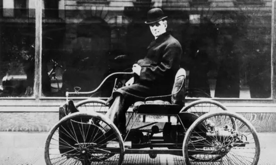 2 Historic Business Flops by Legendary Entrepreneurs Reveal a Poignant Truth About Failure