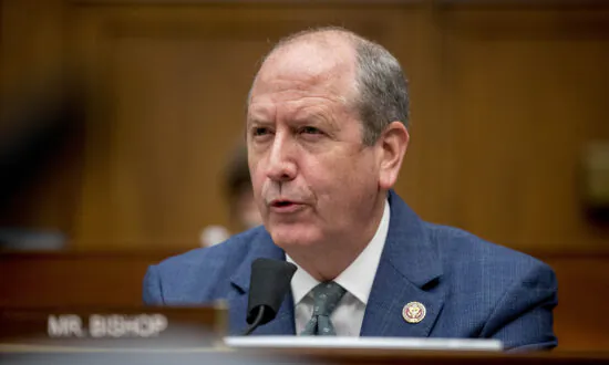 First Republican Publicly Threatens Move to Oust McCarthy as Speaker