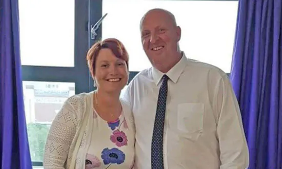 Teenage Sweethearts From 1994 Rekindle Their Love for Each Other, Marry 20 Years Later