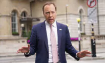 UK’s Sunak Backs Official COVID-19 Inquiry After 100,000 WhatsApp Messages Released to Newspaper
