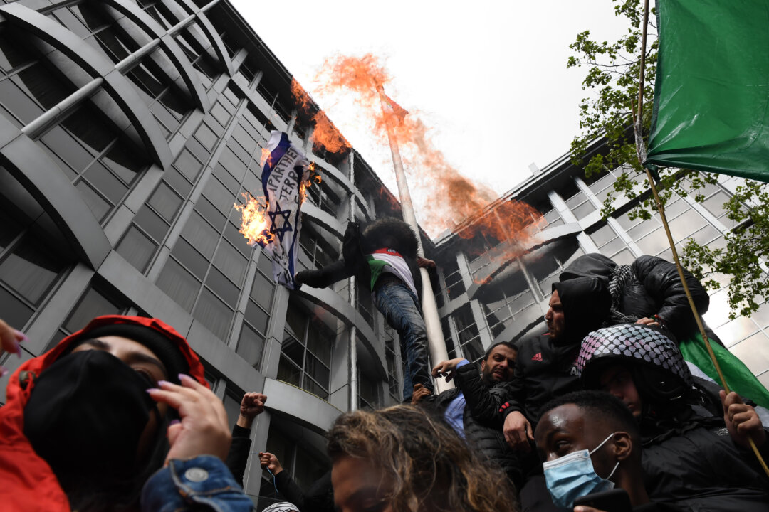 2 Iranians Conducted Hostile Surveillance of Israeli Embassy, Synagogues, UK Court Told