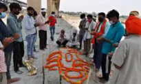 Hundreds of Bodies Found Buried Along Indian Riverbanks