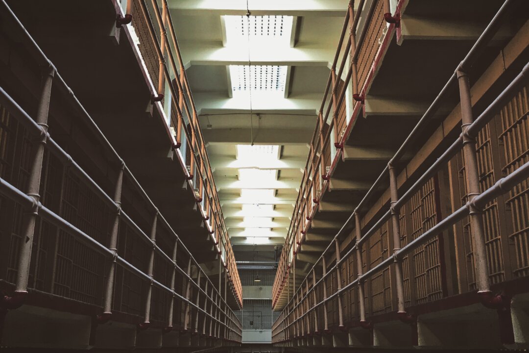 Texas Prison Forced to Empty Ahead of Surge of Illegal Immigrant Arrests