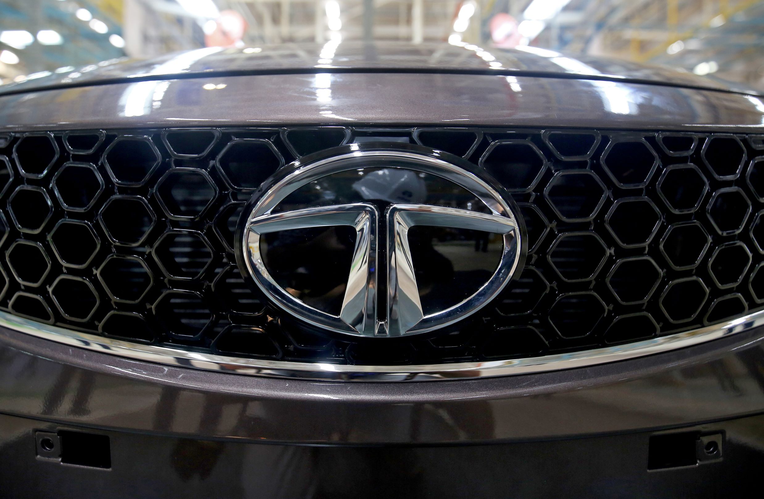 Japanese Semiconductor Firm Bonds With India's Tata Motors For Advanced Chip Solutions - Vimarsana News