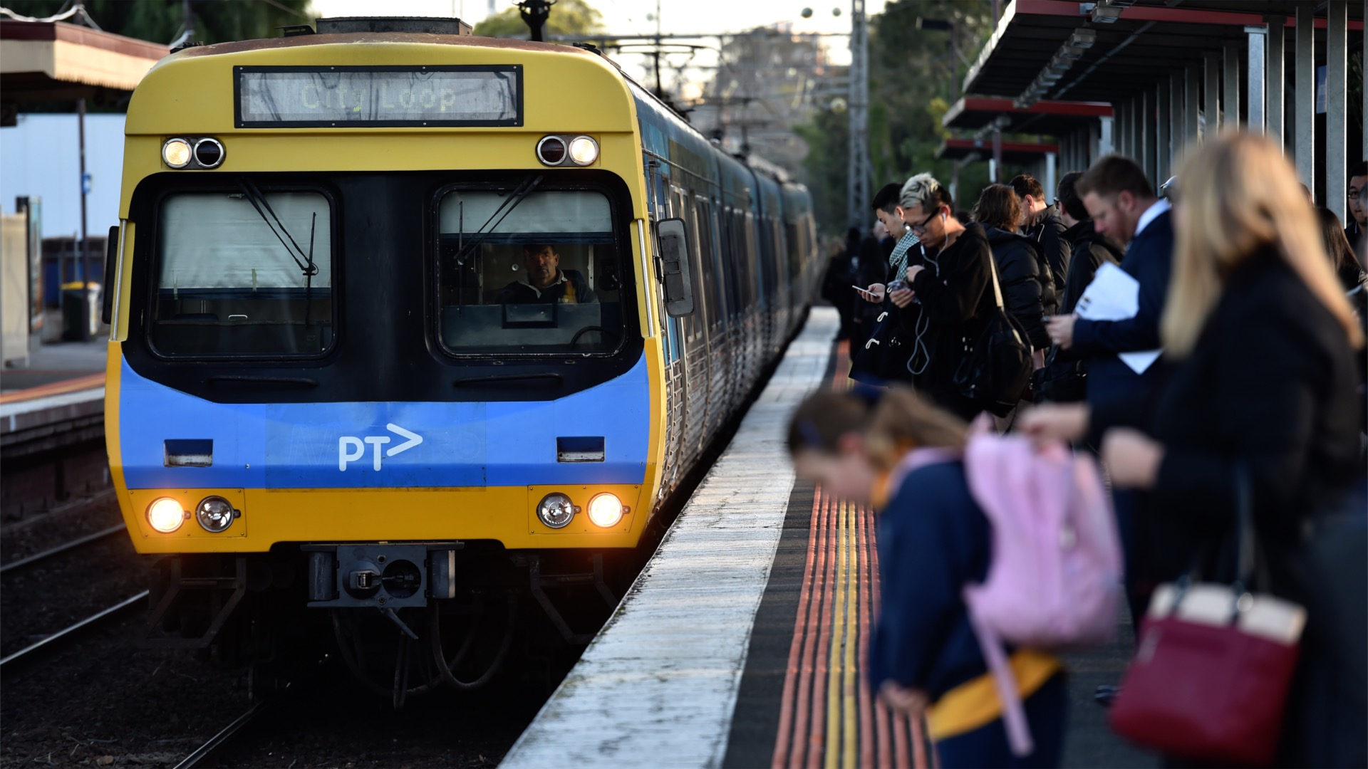 Victorian Government Pledges $1B to Build New 25 Trains - Vimarsana News