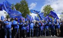 Angry French Police Hold Huge, Emotional Rally at Parliament