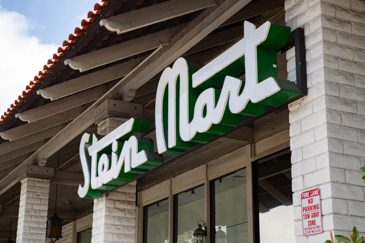 An empty Stein Mart store in Mission Viejo, Calif., on May 20, 2021. (John Fredricks/The Epoch Times)