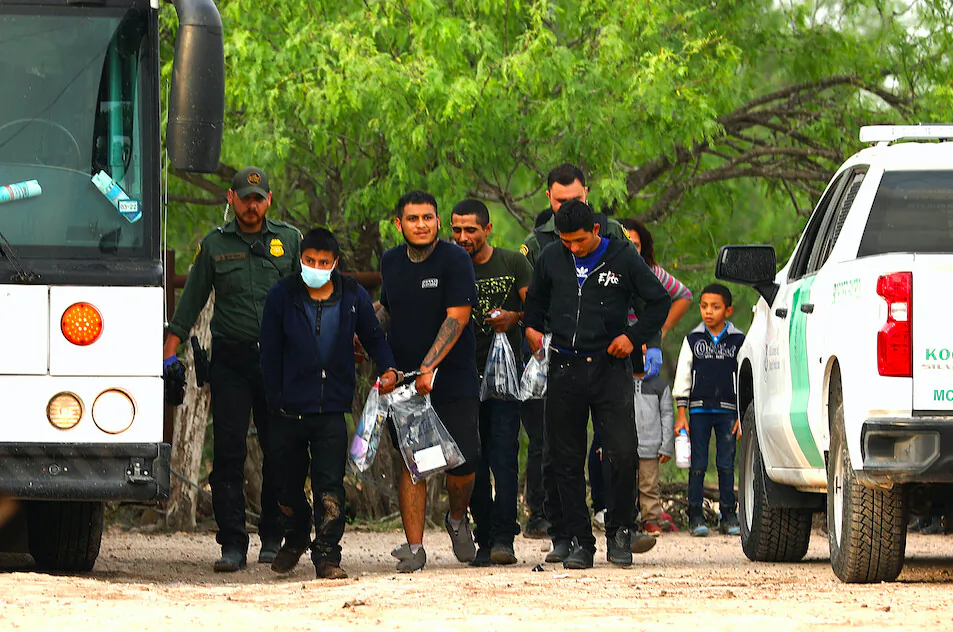 Border Patrol apprehends illegal immigrants at Penitas, Texas, on May 10, 2021. (Charlotte Cuthbertson/The Epoch Times)