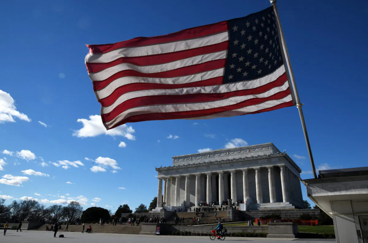 An U.S. flag flies near the Lincoln Memorial on Dec. 22, 2018. (Olivier Douliery/Getty Images)