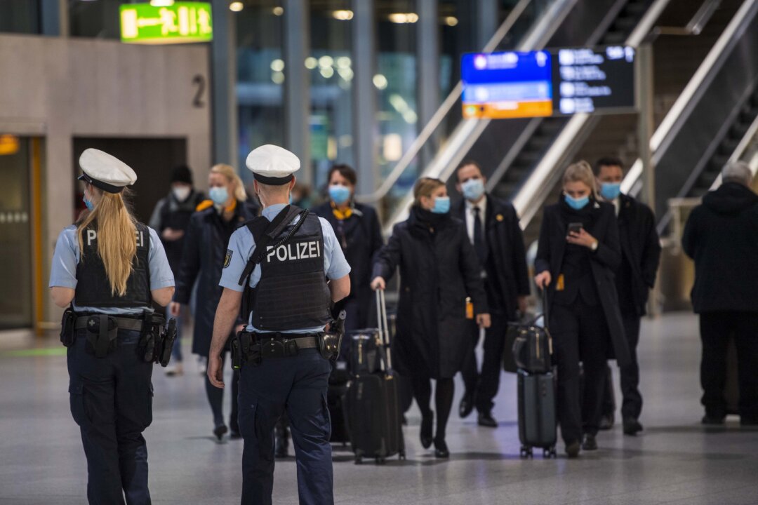 UK Travellers to Be Barred From Germany Amid COVID-19 Variant Spread
