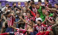 Suárez, Simeone Celebrate Atlético Title With Tears, Smiles