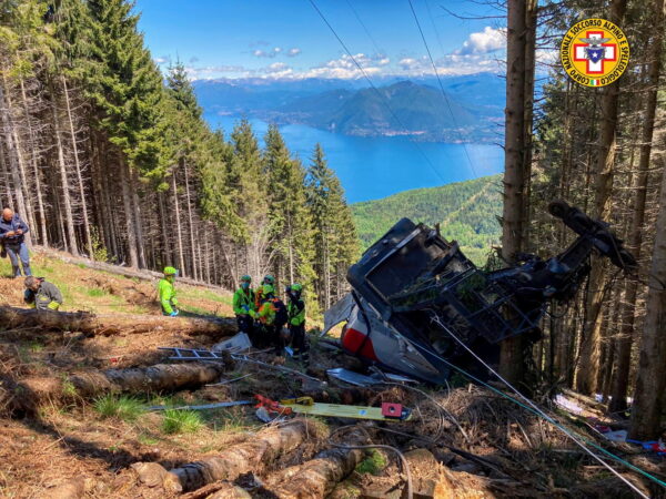 crashed-cable-car