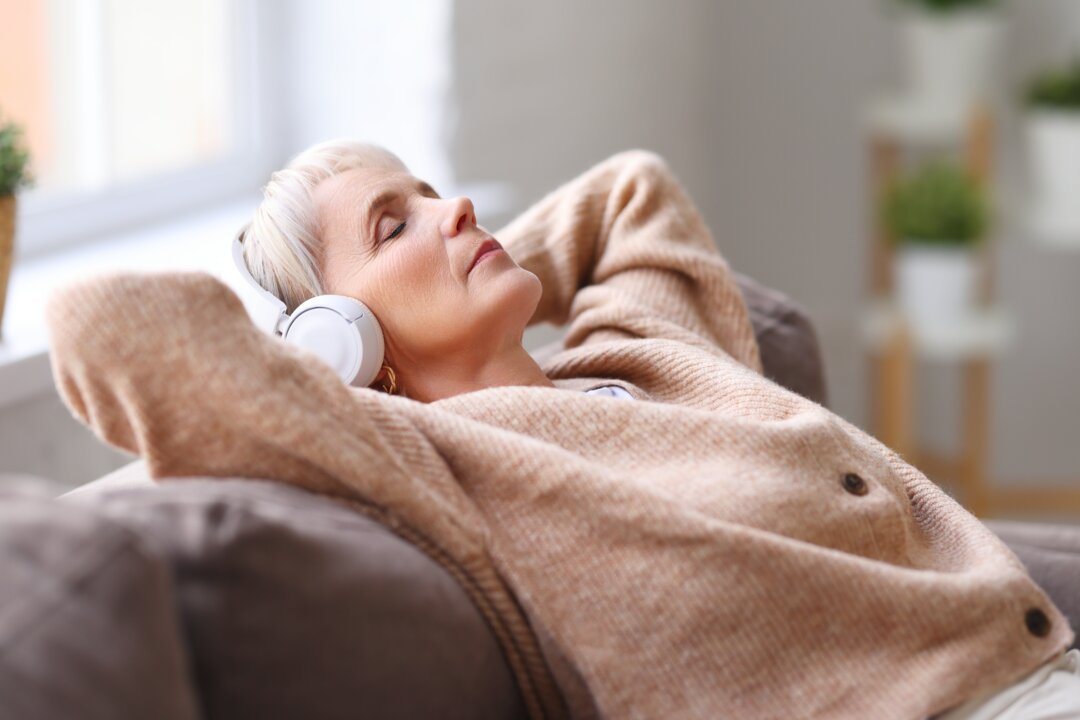 Roughly 40 to 70 percent of adults over 60
report sleep problems. (Evgeny Atamanenko/Shutterstock)