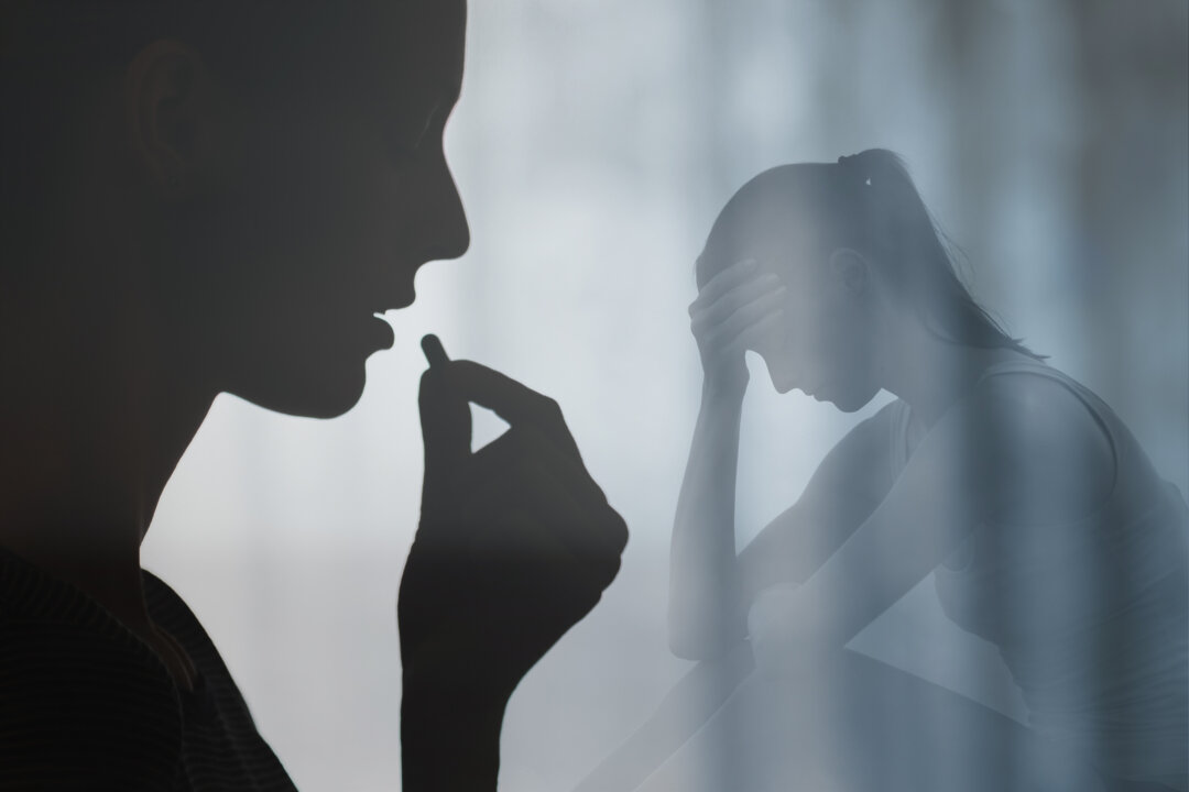 COVID has
reignited the
risks of opioid
overprescription
and overdose. (KieferPix/Shutterstock)