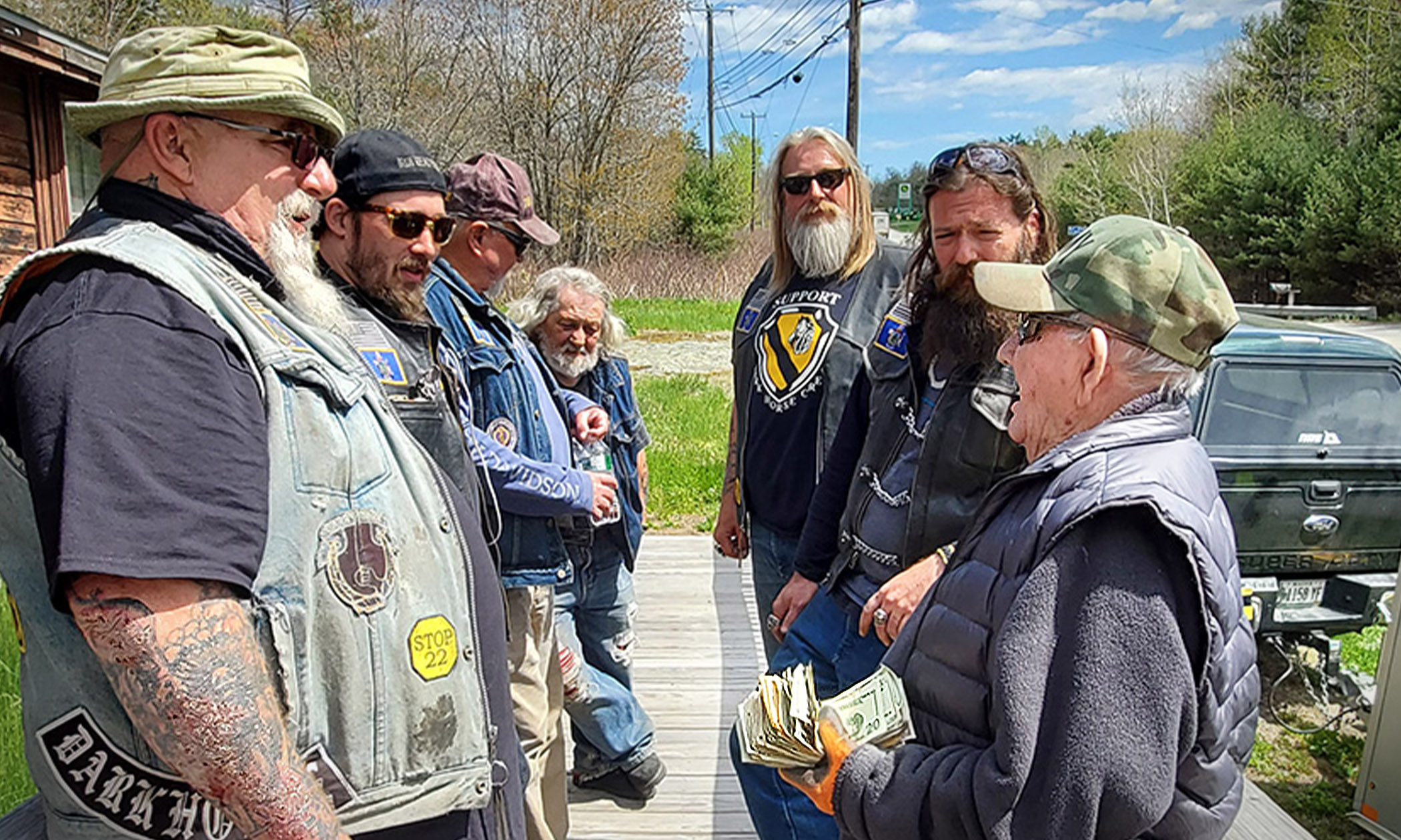 WWII Vet Who Turned 97 on Verge of Losing His House—so Biker Club Step In on His Birthday - Vimarsana News