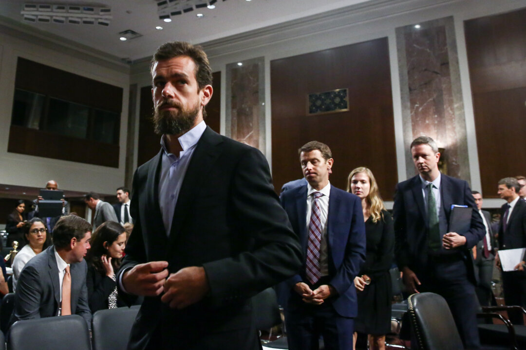Critics Accuse Twitter of Minimizing Cuban Protests in Trending Section