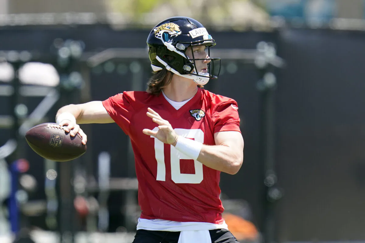 Jacksonville Jaguars quarterback Trevor Lawrence looks for a receiver during an NFL football rookie minicamp, in Jacksonville, Fla., on May 15, 2021. (John Raoux/AP Photo)