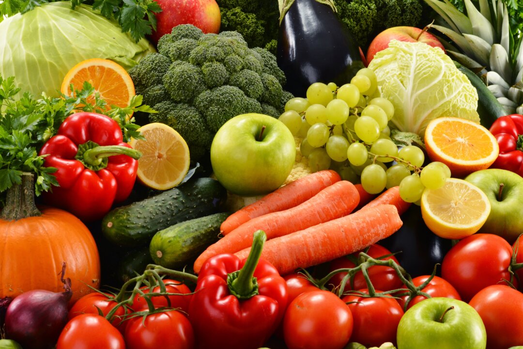 Eating fruits and vegetables has been linked to a reduced risk of cancer. (monticello/Shutterstock)