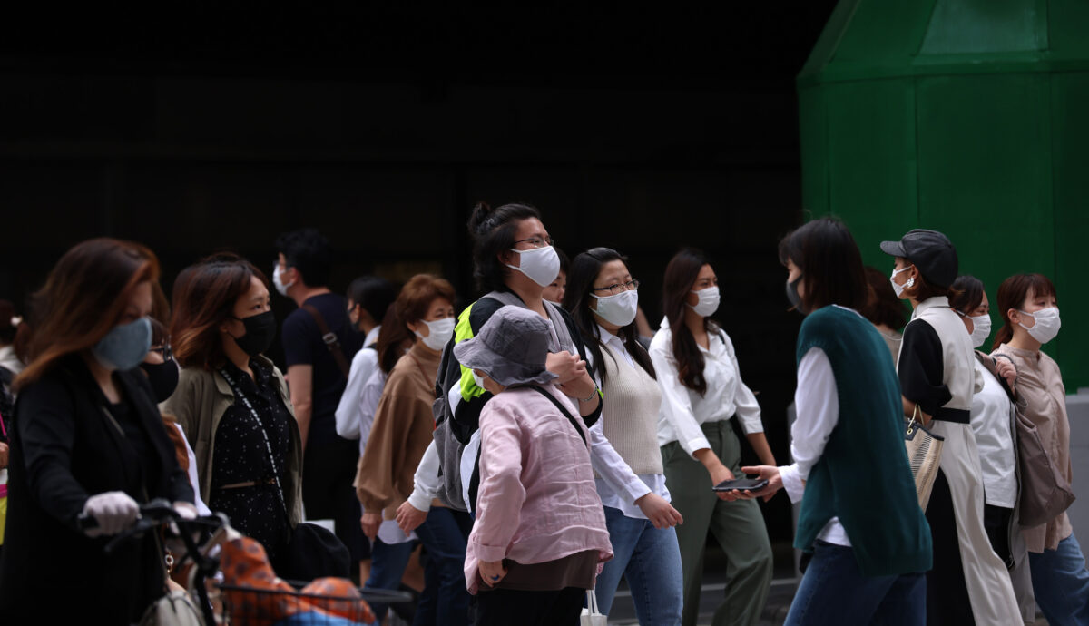 people-wears-mask-japan