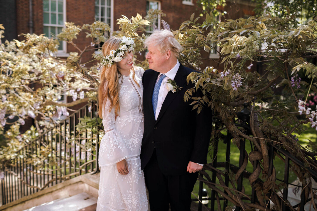 Boris Johnson Marries Fiancée in Small Private Ceremony