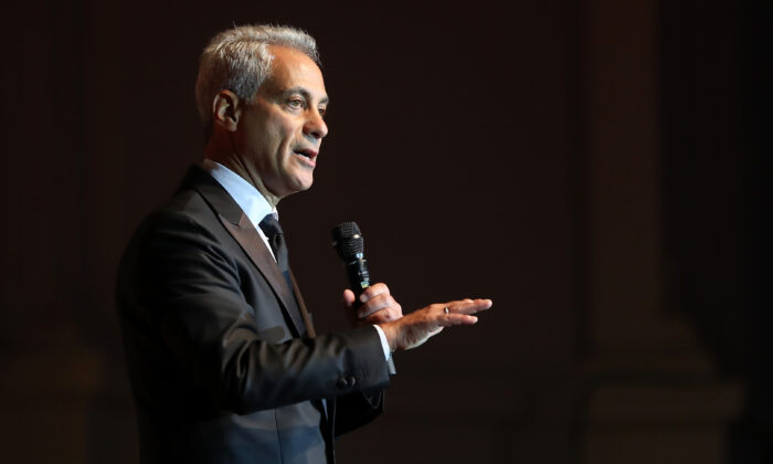 Then-Chicago Mayor Rahm Emanuel addresses the audiance during the Laver Cup Gala at the Navy Pier Ballroom in Chicago, Ill., on Sept. 20, 2018. (Matthew Stockman/Getty Images for The Laver Cup)