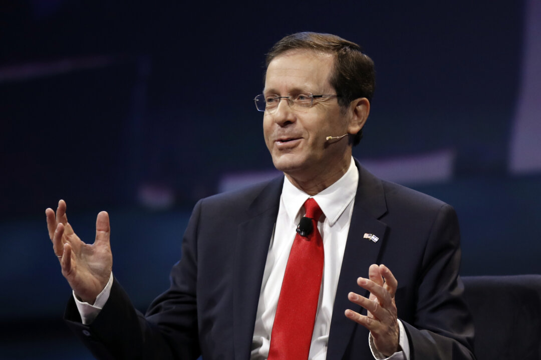 Isaac Herzog speaks at the AIPAC Policy Conference in Washington on March 27, 2017. (Manuel Balce Ceneta/AP Photo)