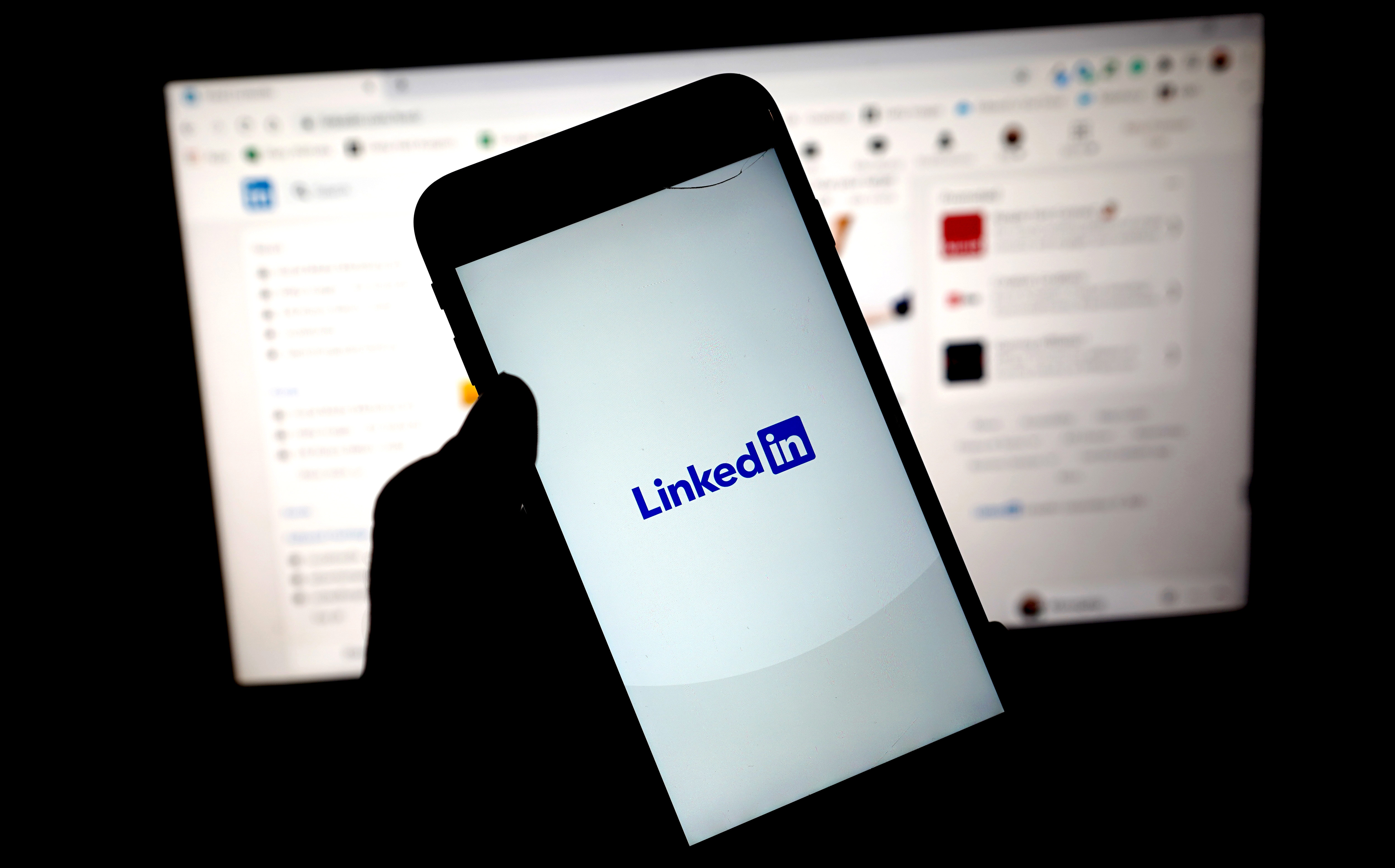 LinkedIn Blocks Some China Critics on Eve of Tiananmen Anniversary, Including Epoch Times Staff - Vimarsana News