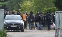 French Police Dismantle Migrant Camp Housing Hundreds in Calais