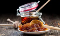 How to Liquify Crystallized Honey and the Best Way to Store It