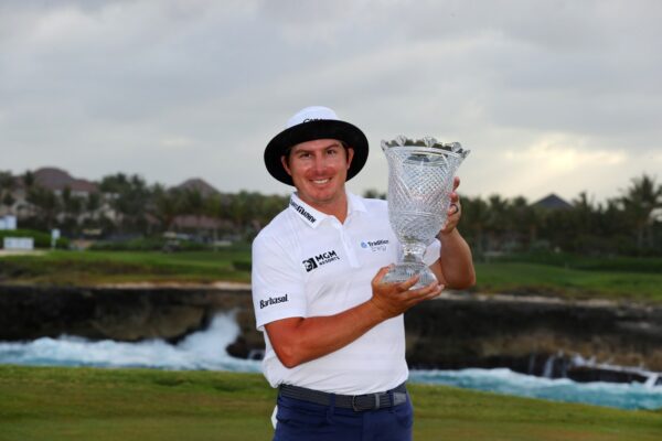 dahmen-poses-with-trophy