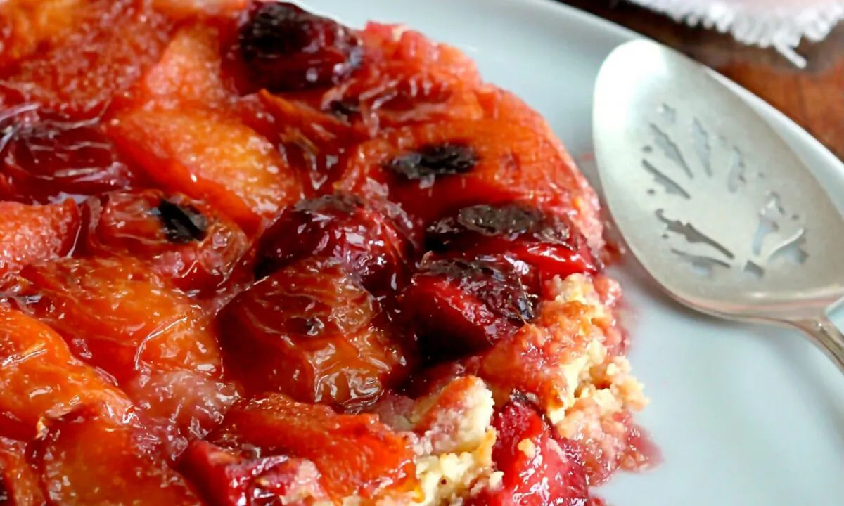 The sweet tang of nectarines and plums melds beautifully with the caramel topping of this beautifully messy treat. (Lynda Balslev for Tastefood)