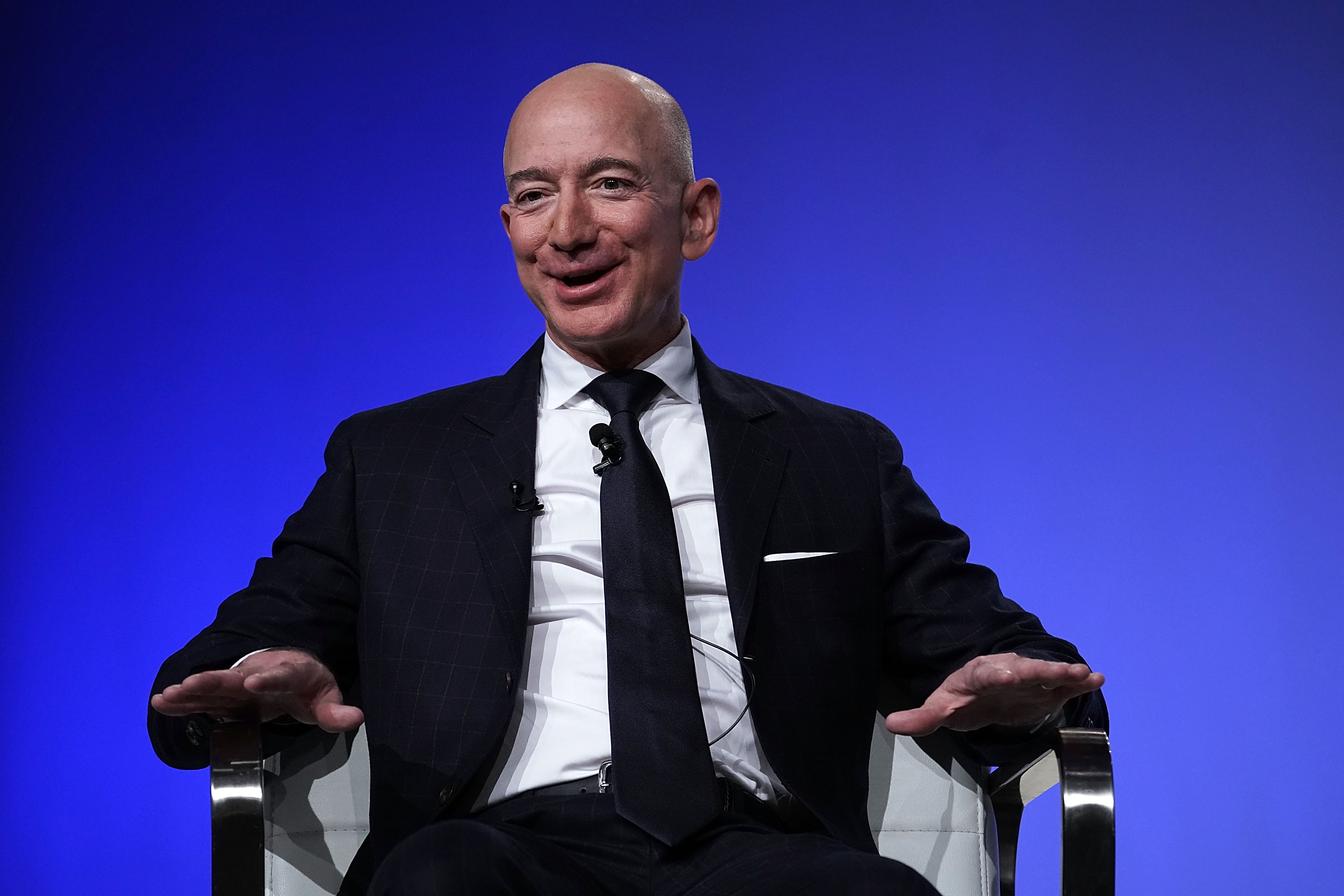 Amazon Signs Landmark Rocket Deal - Vimarsana News