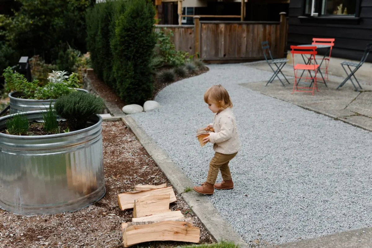 Mulching around garden plants prevents weeds and keeps your soil moist. (Tatiana Syrikova/Pexels)
