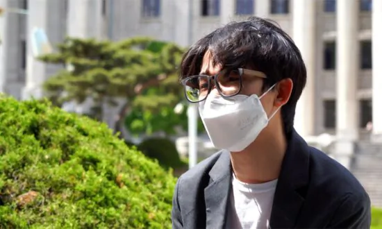 24-Year-Old Charged for Bypassing Firewall in China Flees to South Korea