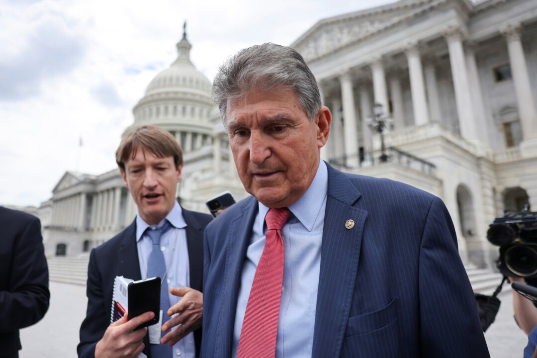 Manchin to Vote Yes on Motion to Debate Sweeping Election Bill