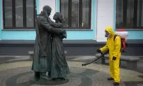 Moscow Orders New Restrictions as COVID-19 Infections Soar
