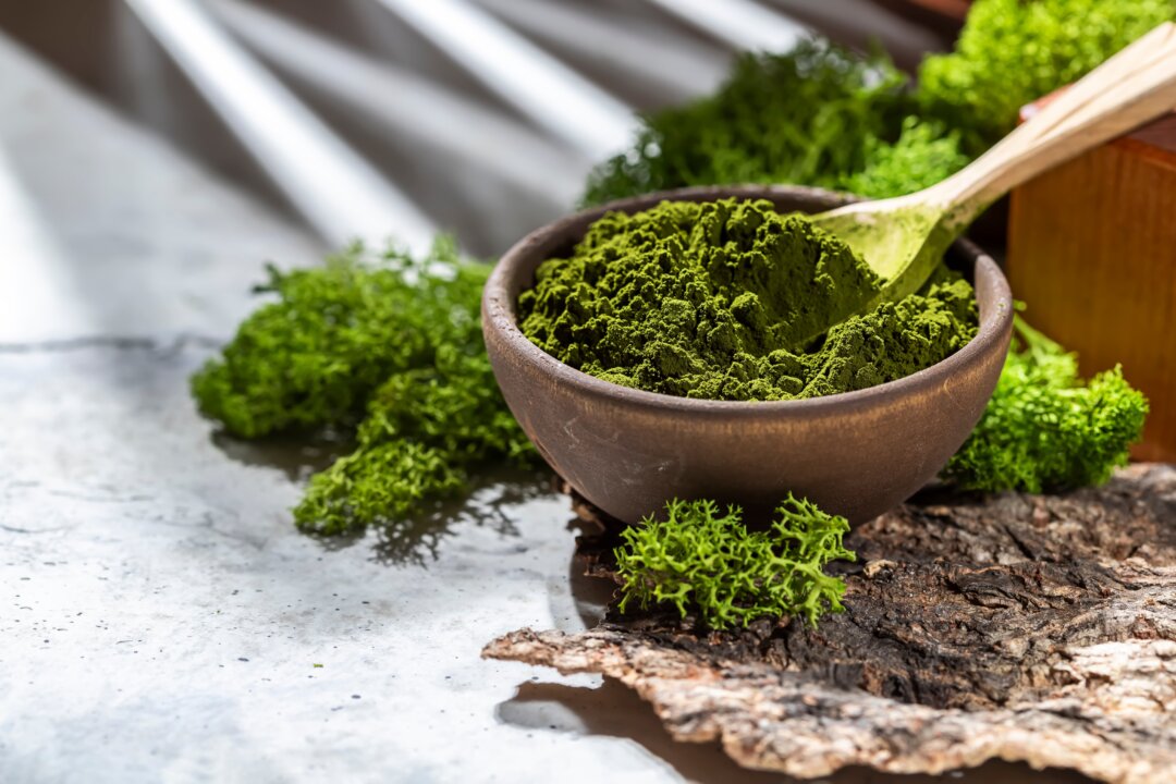 Enjoy These 9 Foods for a Late-Spring Detox