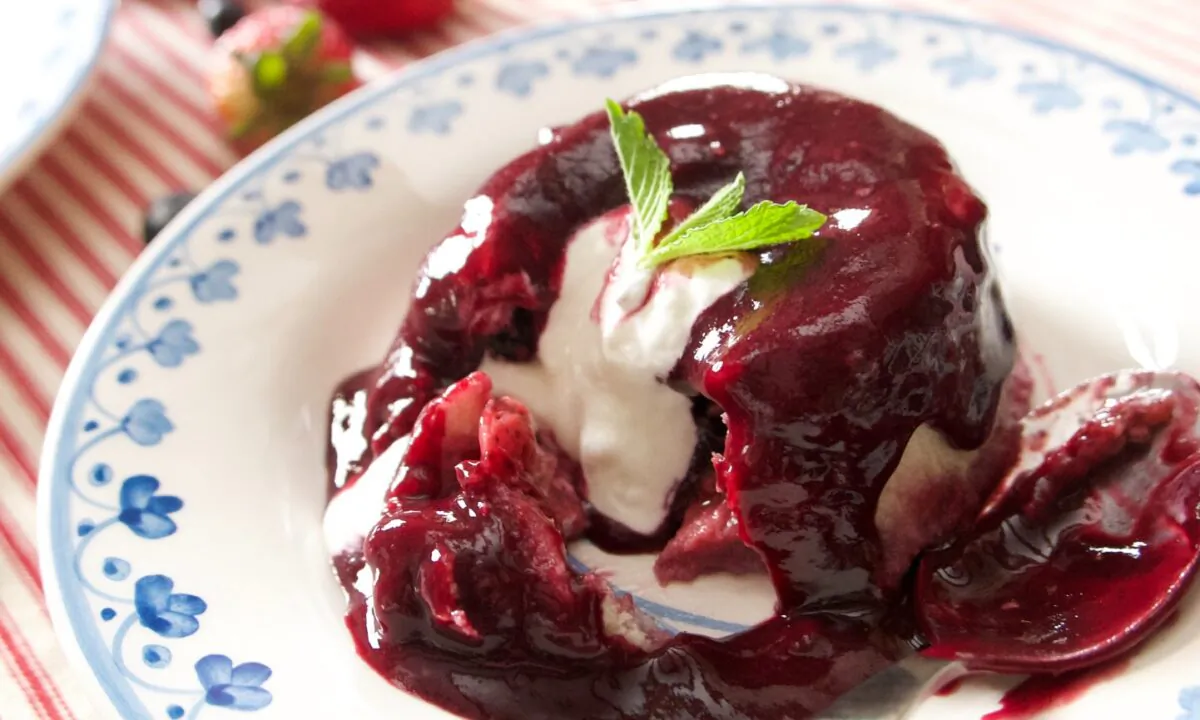To make this classic British treat, you'll just need three ingredients and a bit of advance planning. (Victoria de la Maza)